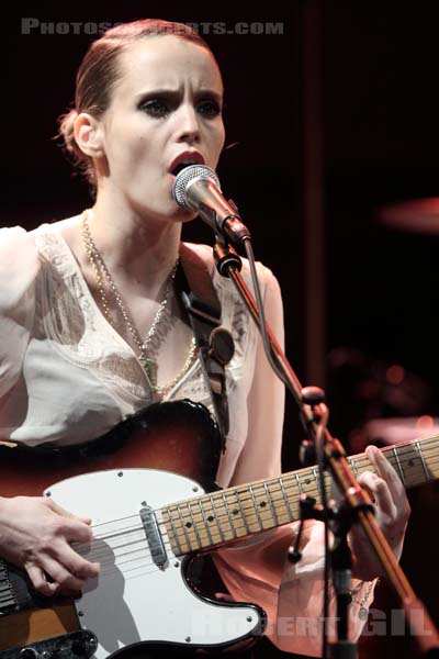 ANNA CALVI - 2011-01-17 - PARIS - Radio France (Studio 105) - 